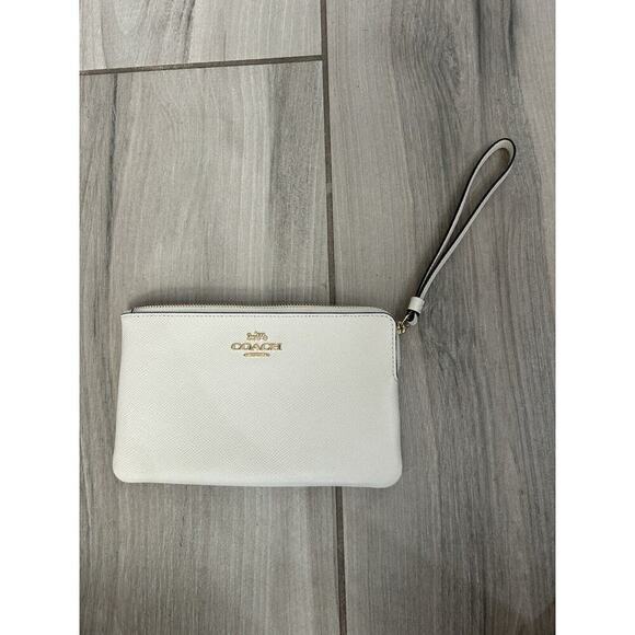 Coach Women's Corner Zip Pebbled Leather Wristlet Ivory White Minimalist MF - Picture 1 of 3